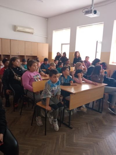 Отдел "Екология"-гр. Несебър съвместно с ОУ "Св. Иван Рилски" организираха образователно мероприятие - ОУ Св. Иван Рилски - Кошарица, Несебър